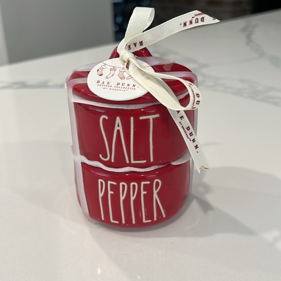 Cute. Rae Dunn SALT PEPPER. - Picture 4 of 13